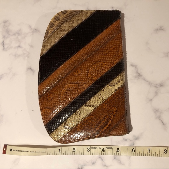 Vintage reptile snake skin leather lining clutch, shoulder bag with gold chain - Picture 3 of 11